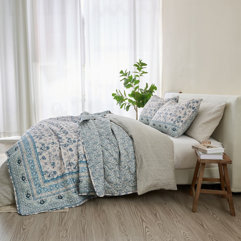 Patina Vie Maison Vintage-Inspired Floral Reversible Quilt Set with Shams