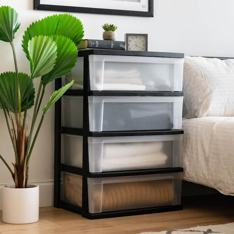 IRIS USA® Nesting Stacking Wide Chest 29 Qt - Black