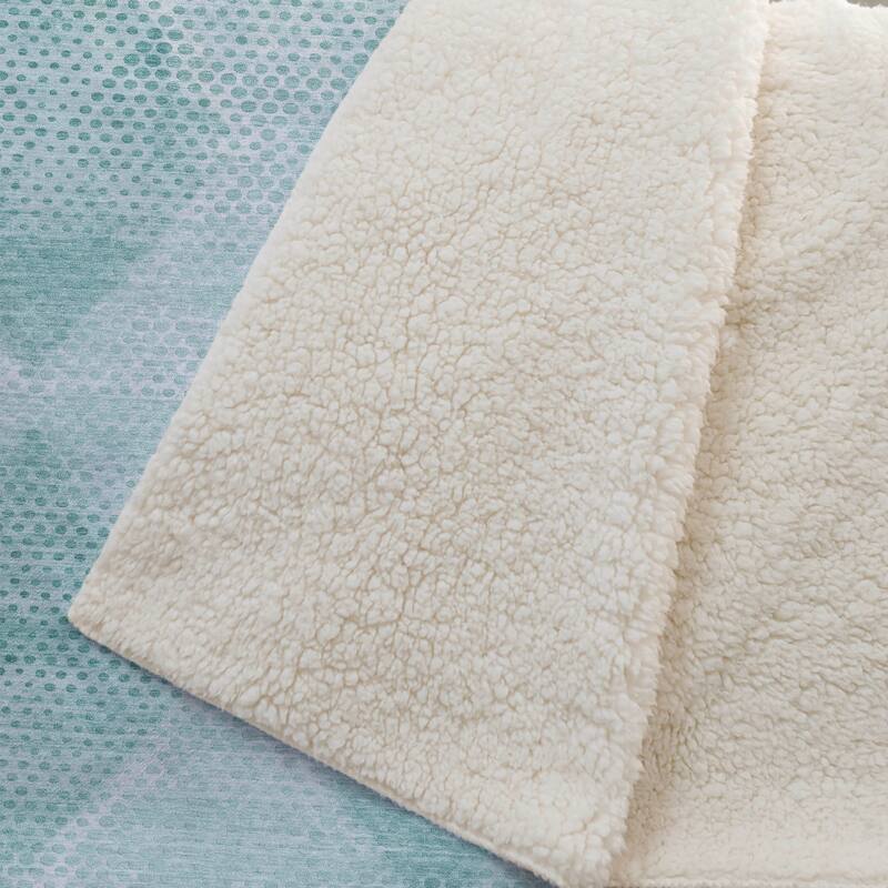 Premium Machine Washable Modern Diamonds Sherpa Throw Blanket