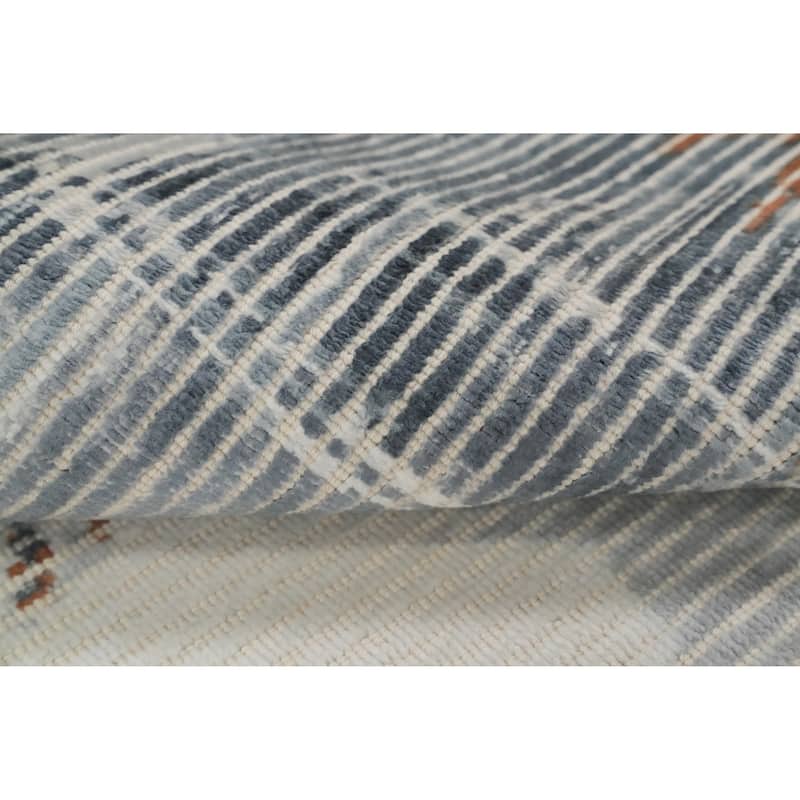 Hand Knotted Oriental Viscose Silk Carpet Modern Animal Pictorial Greys & Charcoal Abstract Area Rug - 7' 9'' X 5' 5''