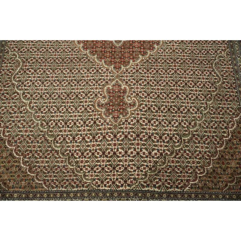 Hand Knotted Oriental 100% Wool Carpet Traditional Geometric Beige & Ivories Tabriz-Mahi Area Rug - 6' 5'' X 9' 9''