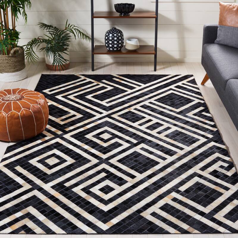 SAFAVIEH Handmade Studio Leather Kacey Modern & Contemporary Leather - 4' x 6' - Black/Ivory - Rectangle