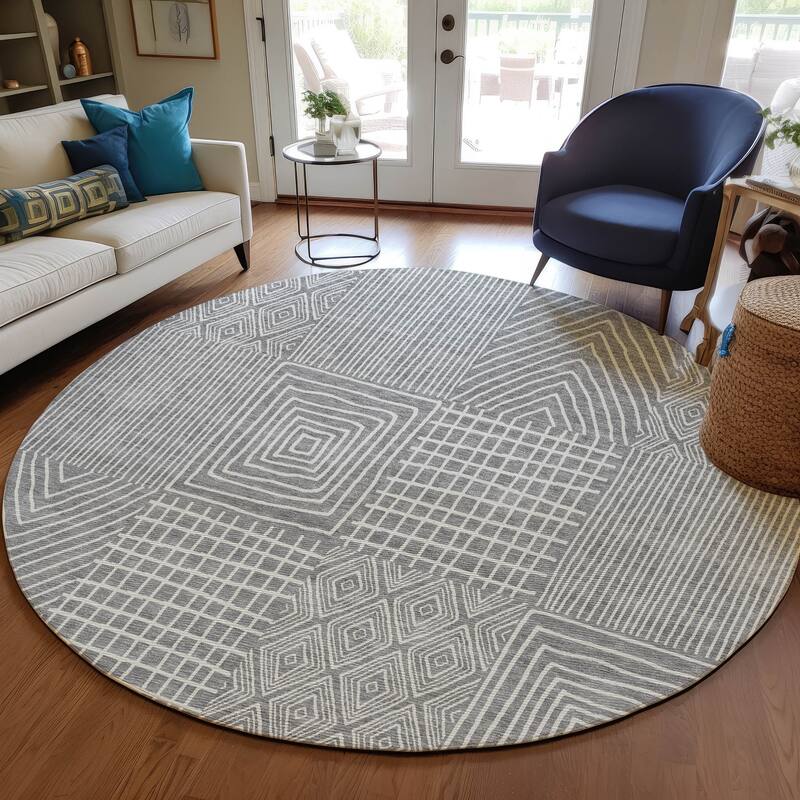 Machine Washable Indoor/ Outdoor Geo Patchwork Chantille Rug - Gray - 8' x 8'