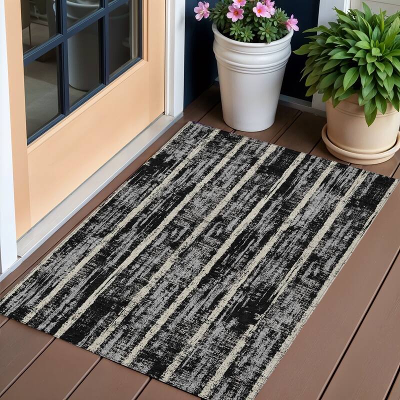 HomeRoots Striped Transitional Rectangle Outdoor Rug - 3' x 5'