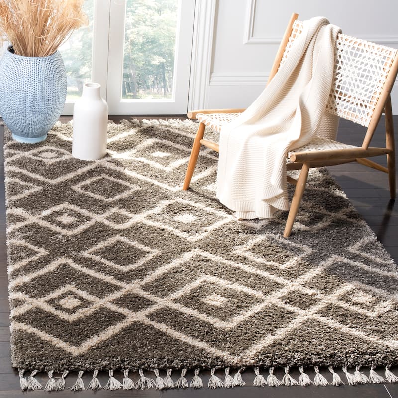 SAFAVIEH Moroccan Fringe Shag Solveiga 2-inch Thick Rug - 5'3" x 7'6" - Grey/Cream