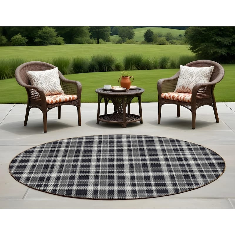 Palo Plaid Weather Resistant Classic Meets Modern Outdoor Rug - 8' Round - Multi