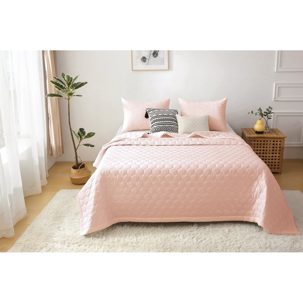 Better Style Home Microfiber Honeycomb Quilt Sets