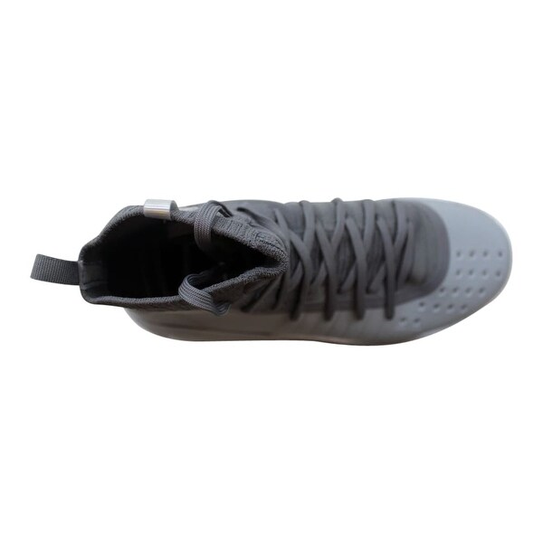 curry 4 overcast grey