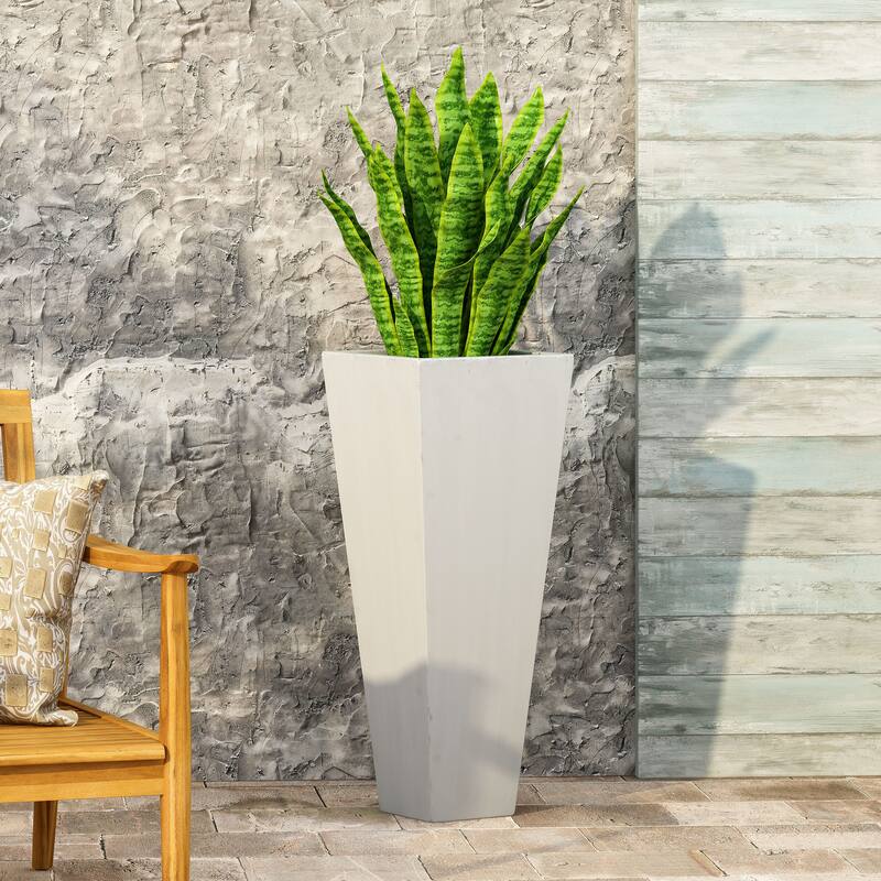 Flower pot，Spruce up your outdoor space with fresh greenery as well as an eye-catching design.