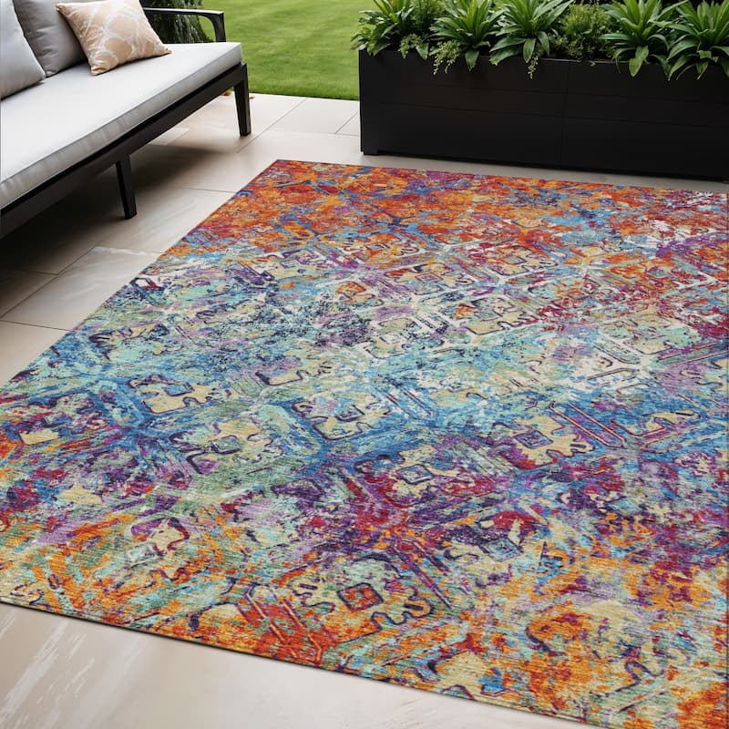 HomeRoots Geometric Transitional Rectangle Outdoor Rug - 5' X 8'