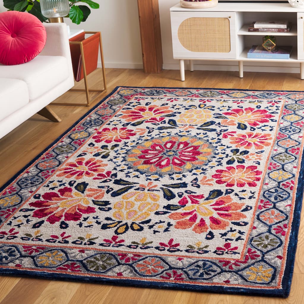 SAFAVIEH Handmade Blossom Kinneret French Country Wool Rug