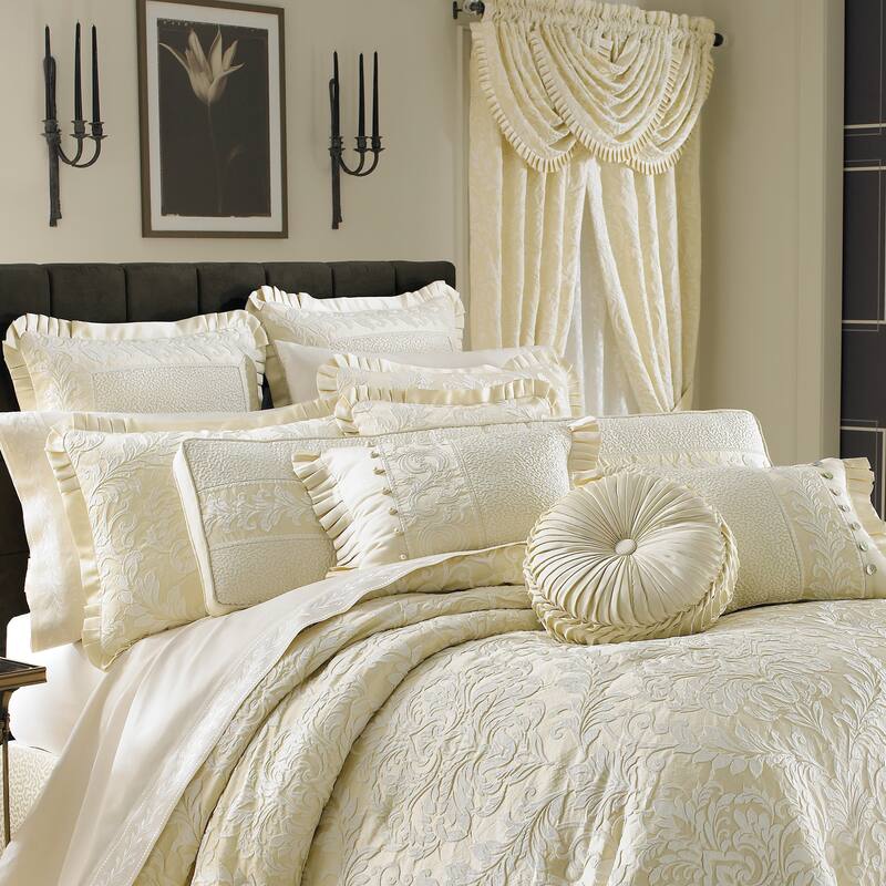 J. Queen New York Marquis Luxury Duvet Set - Full - Queen