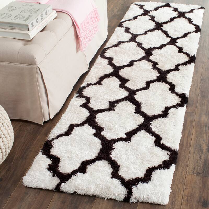 SAFAVIEH Handmade Barcelona Shag Kiyo Polyester Rug - 2'3" x 8' Runner - Ivory/Black