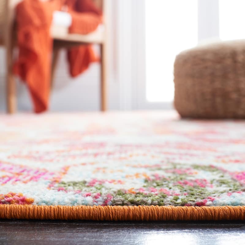 SAFAVIEH Madison Jeljazka Distressed Rug