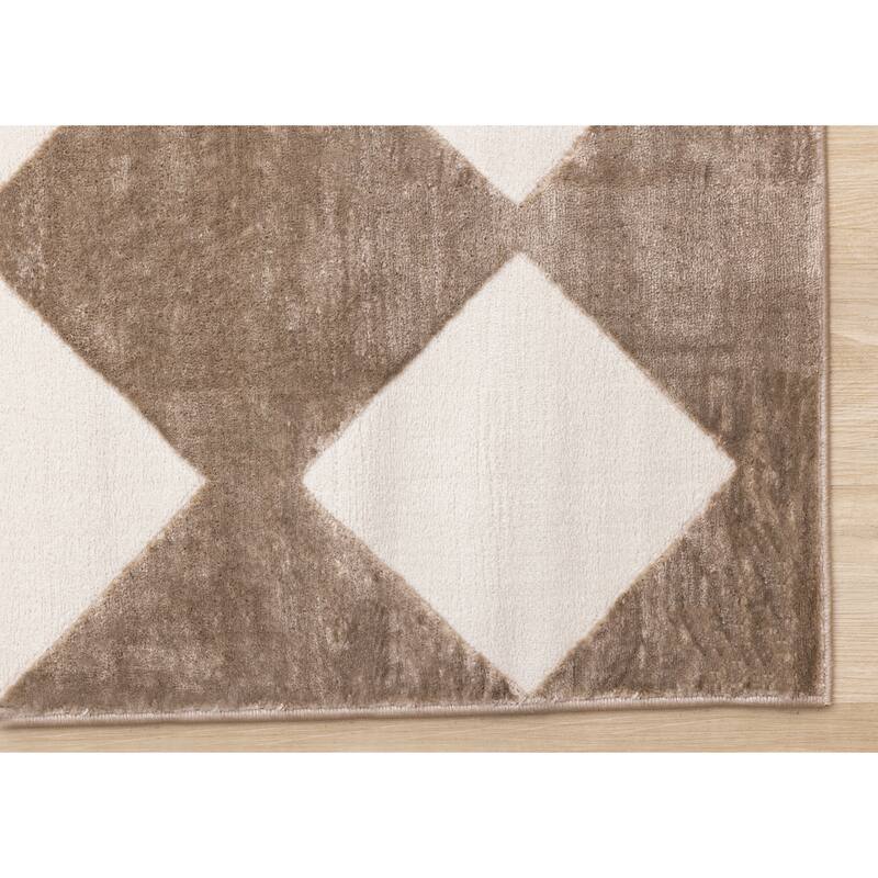 Brown Cream Soft Diamonds Geometric Area Rug