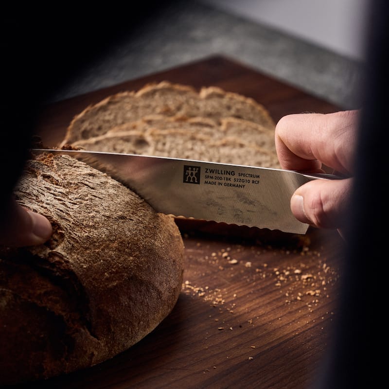 ZWILLING Spectrum 8-inch bread knife - Black