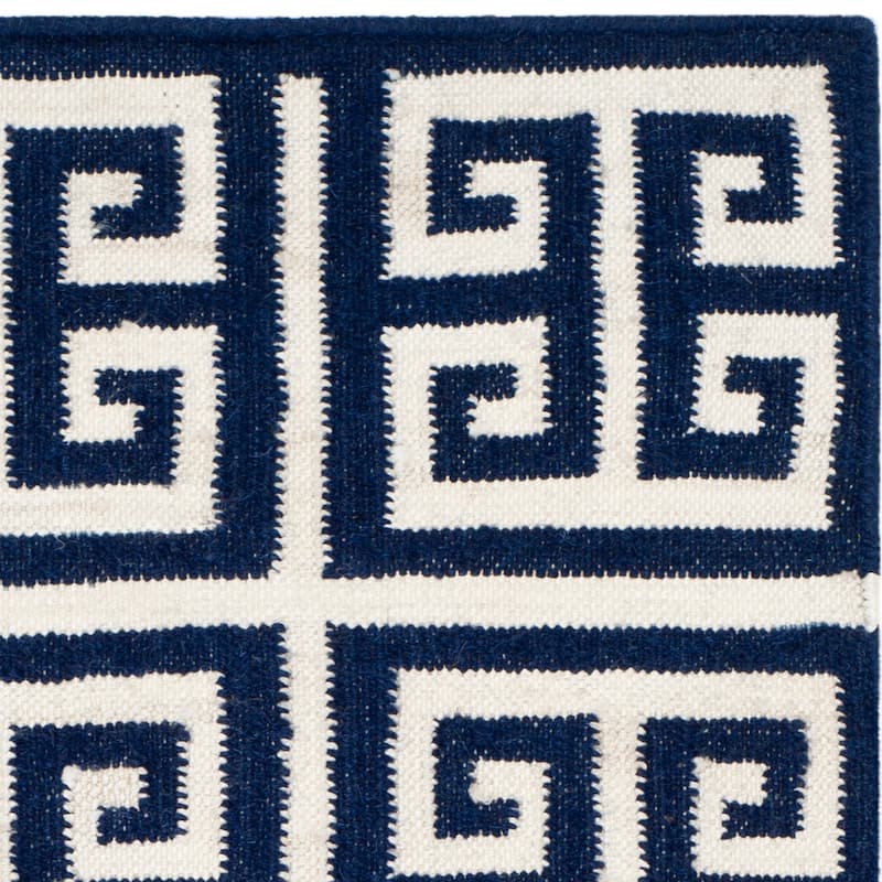 SAFAVIEH Handmade Flatweave Dhurries Oliga Modern Wool Rug