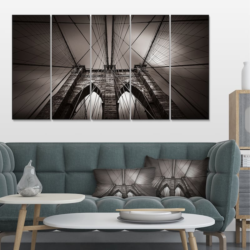 Designart "Brooklyn Bridge in NYC USA" Extra Large Cityscape Wall Art on Canvas