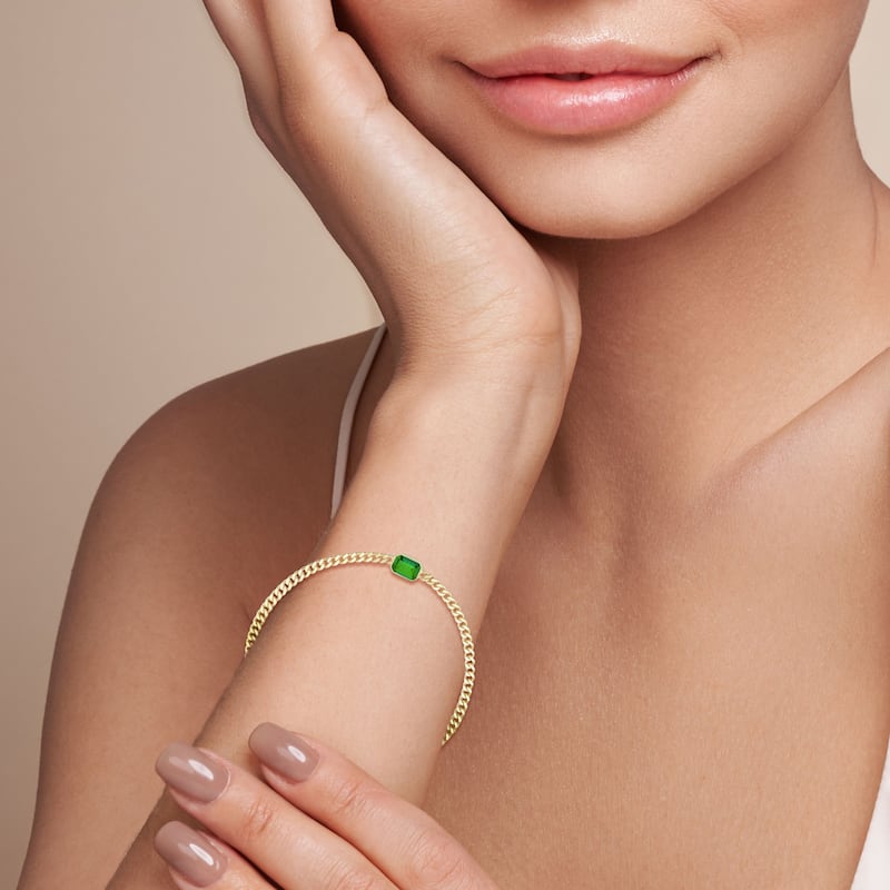 Soleil Sterling Silver Emerald Cut CZ Curb Chain Bracelet