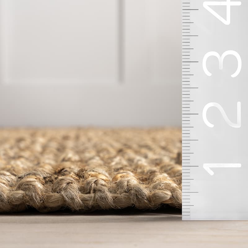 Nuloom Delilah Solid Chunky Jute Tassel Area Rug