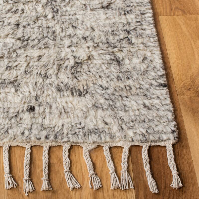 SAFAVIEH Handmade Casablanca Shag Gajana Tribal Wool Rug