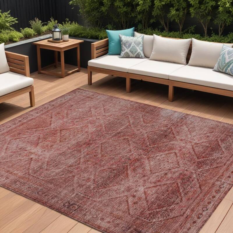 HomeRoots Geometric Transitional Rectangle Outdoor Rug - 8' X 10'