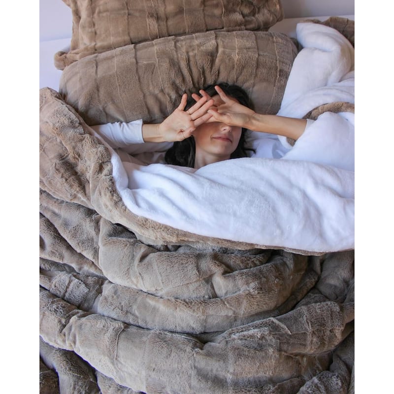 Chunky Bunny Crossing - Coma Inducer® Oversized Comforter Set - White Pepper Tan