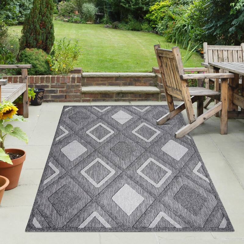 Superior Geometric Diamond Lattice Indoor Outdoor Area Rug - 6' x 8' 10" - Grey