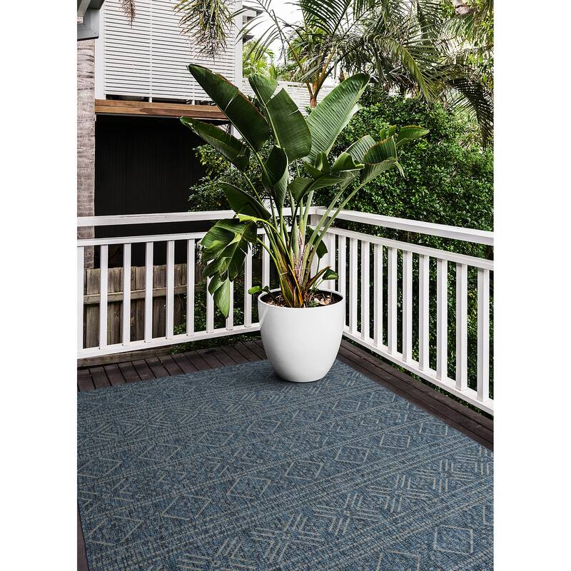 Modern Transitional Geometric Southwestern Textured High-Low Cut & Loop Rectangle Area Rug - 5.3x 7.6