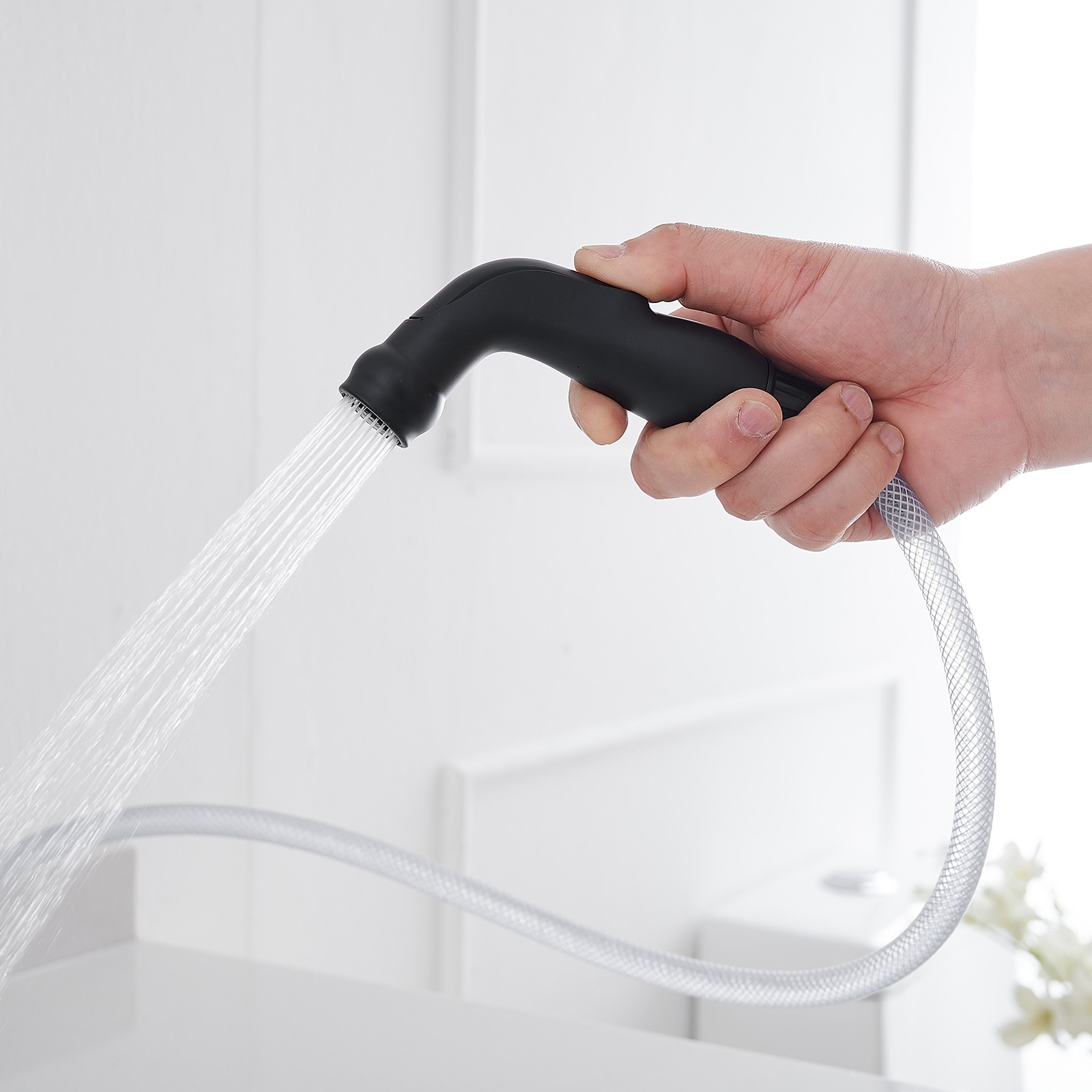 WADA OH WIZ Two-Handle 4 Holes Kitchen Sink Faucet With Side Sprayer