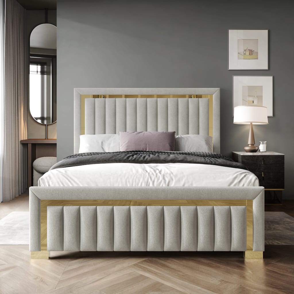 Clayfell Olathe Upholstered Panel Bed