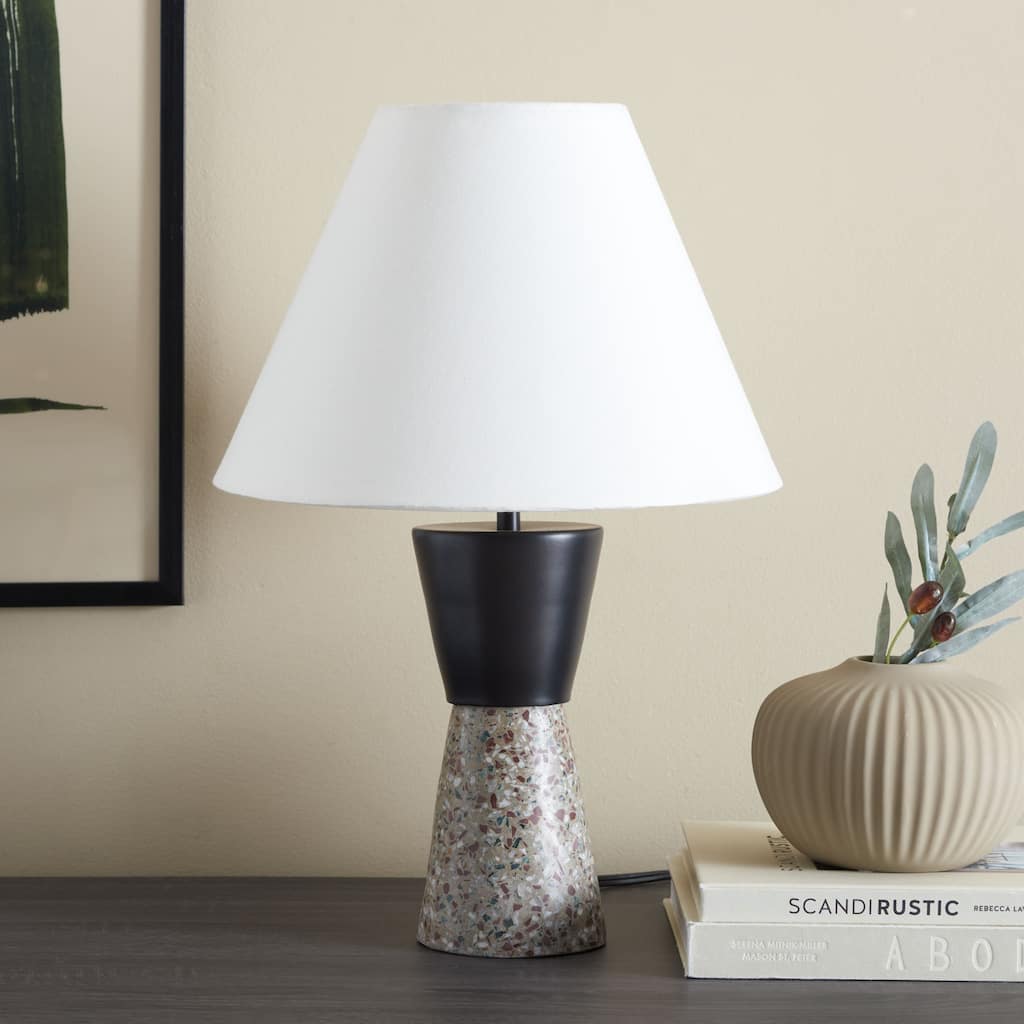 SAFAVIEH Lighting Callie 18-inch Table Lamp - 12"W x 12"D x 18H