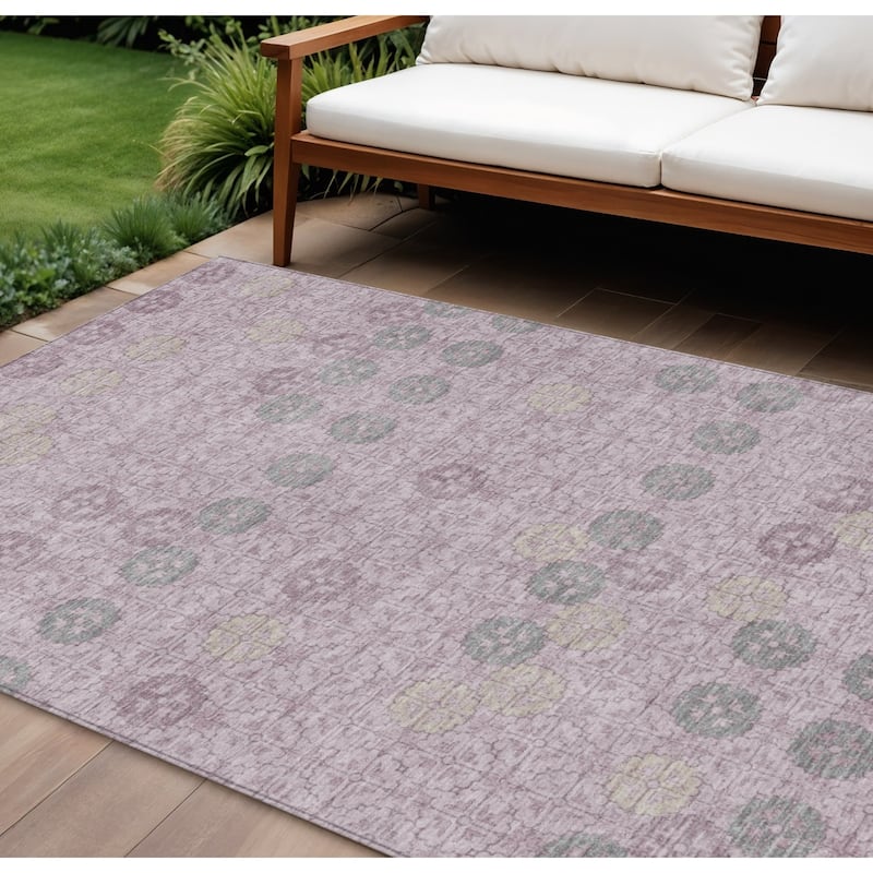 HomeRoots Geometric Transitional Rectangle Outdoor Rug - 8' X 10'