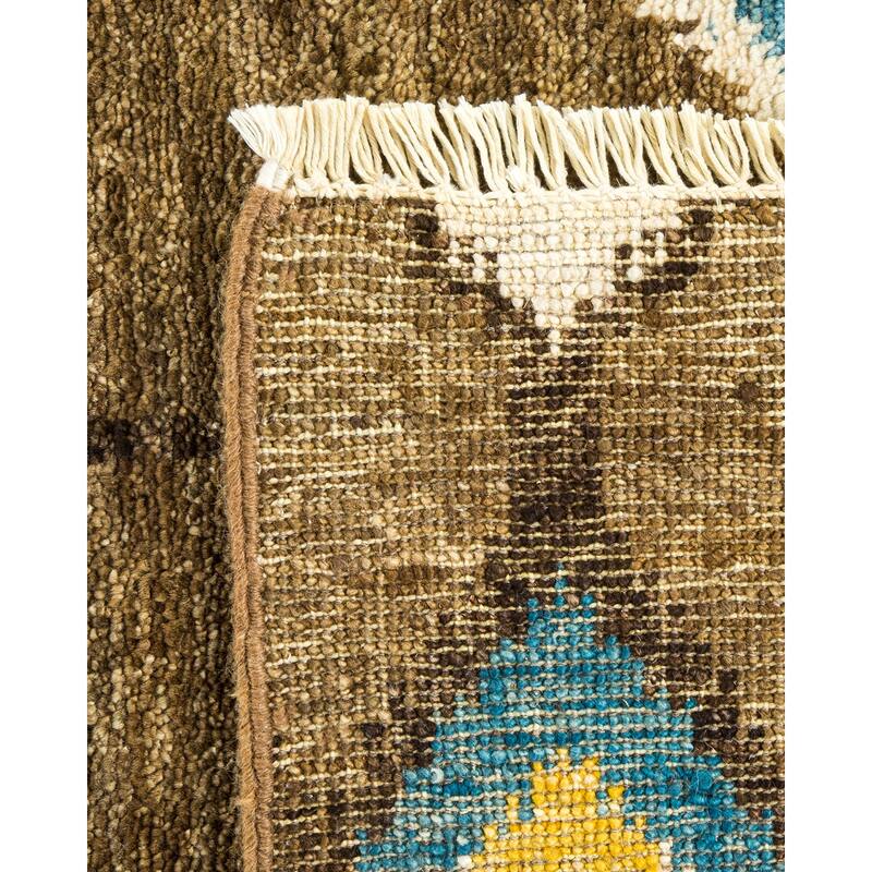 Overton Hand Knotted Wool Vintage Inspired Modern Contemporary Modern Green Area Rug - 4' 0" x 6' 1"