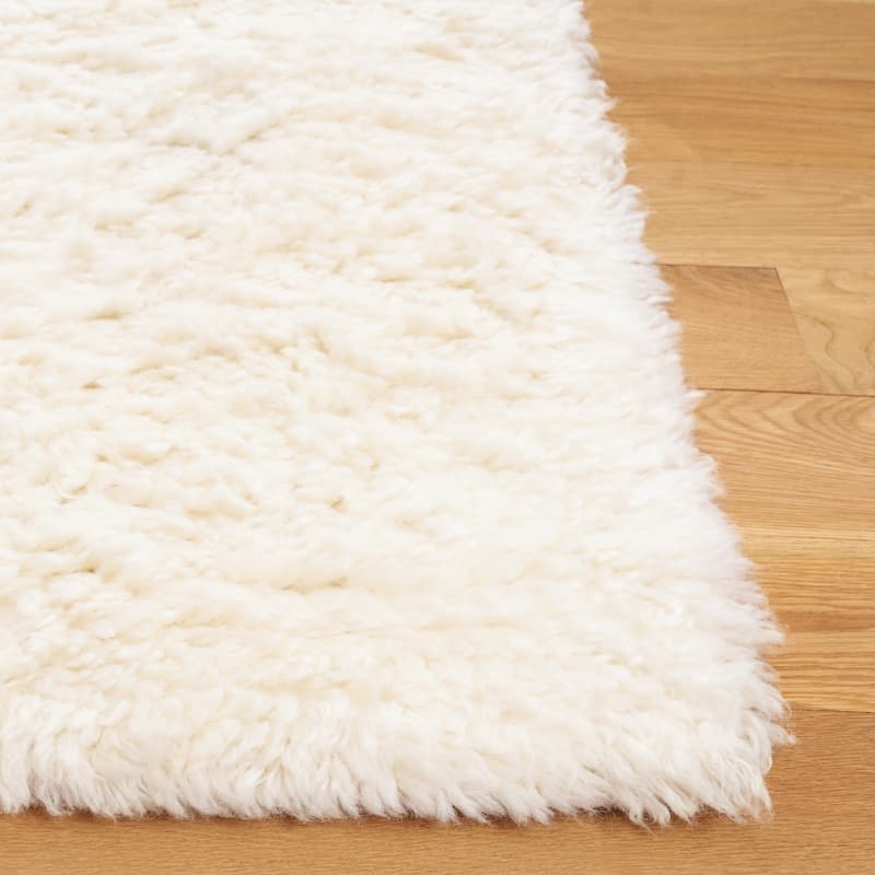SAFAVIEH Handmade Casablanca Sanami Shag Wool Rug
