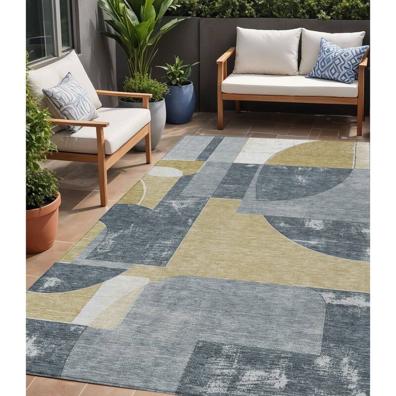 HomeRoots Geometric Modern Rectangle Outdoor Rug - 5' X 8'