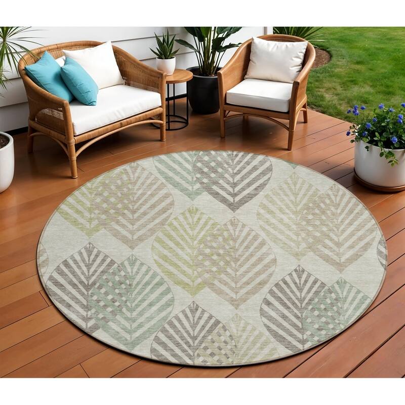 HomeRoots Floral Transitional Rectangle Outdoor Rug - 8' Round