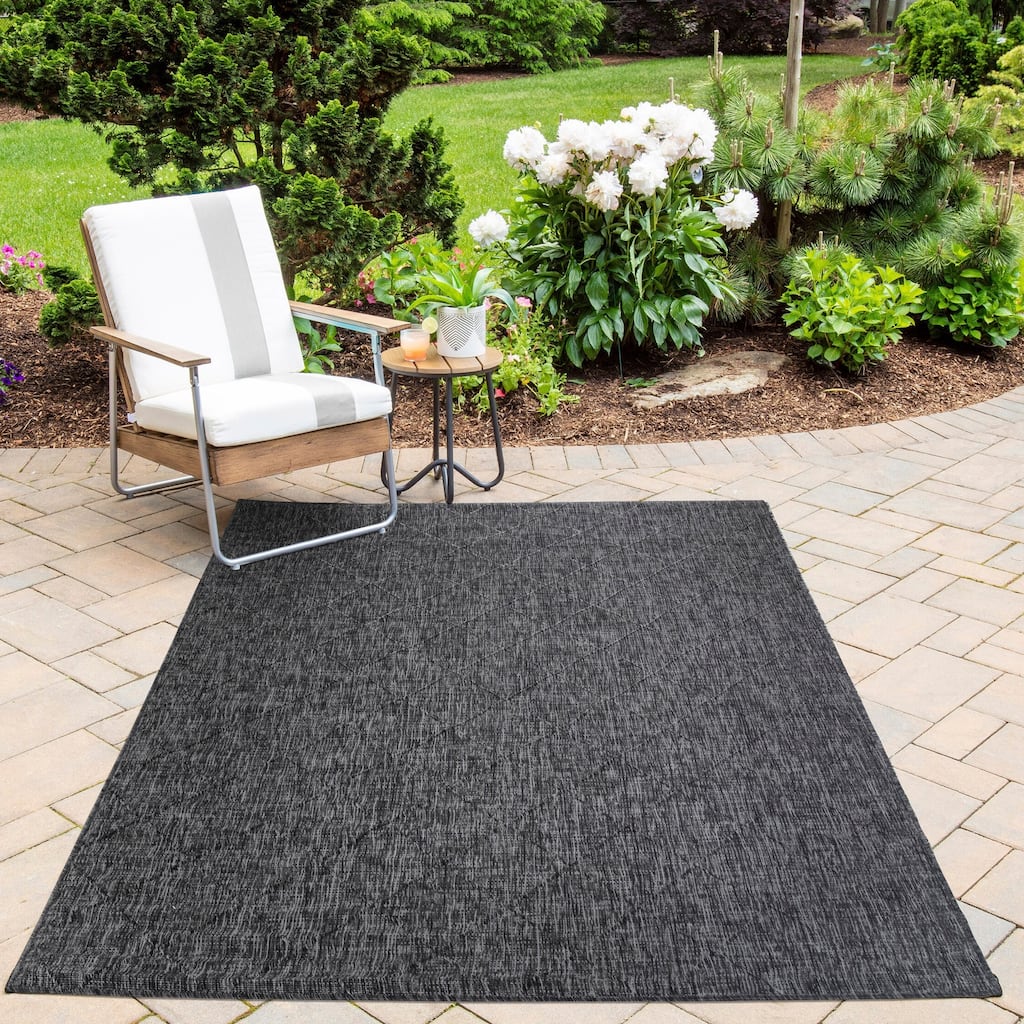 Larissa Collection Geometric Pebble Indoor/Outdoor Area Rug