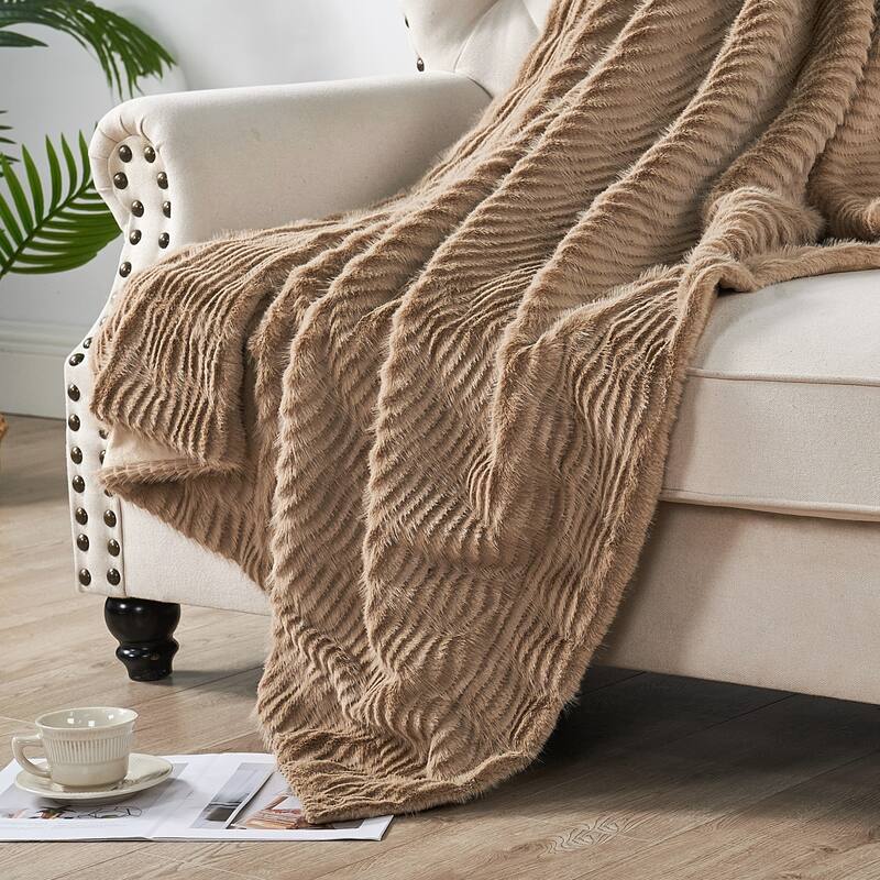 Shaggy Wavy FauxFur Throw Cozy Soft Thick Blanket for Bedroom