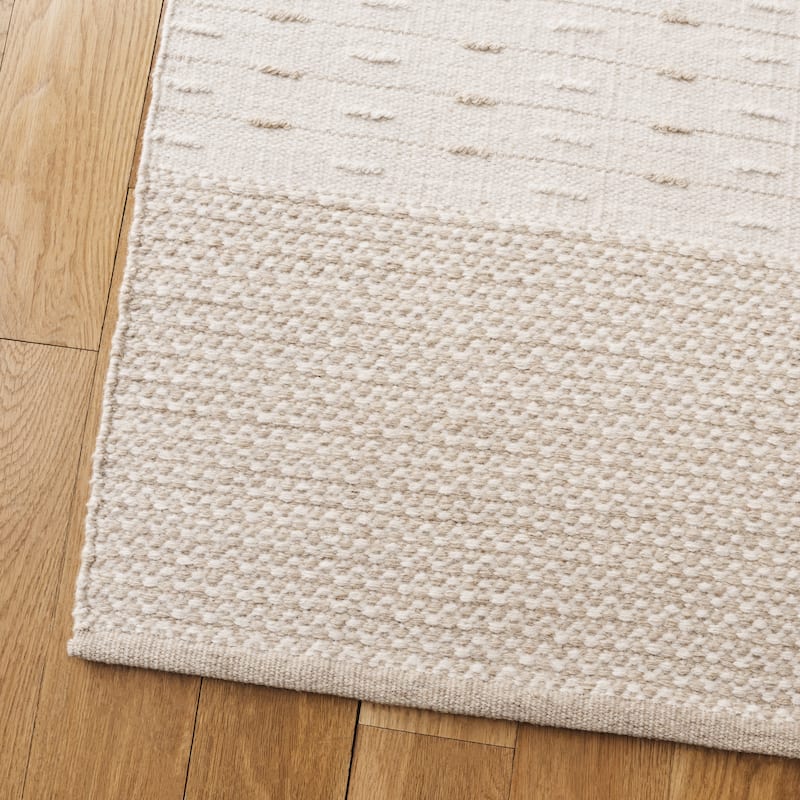 Martha Stewart by SAFAVIEH Handmade Inabat Wool Rug
