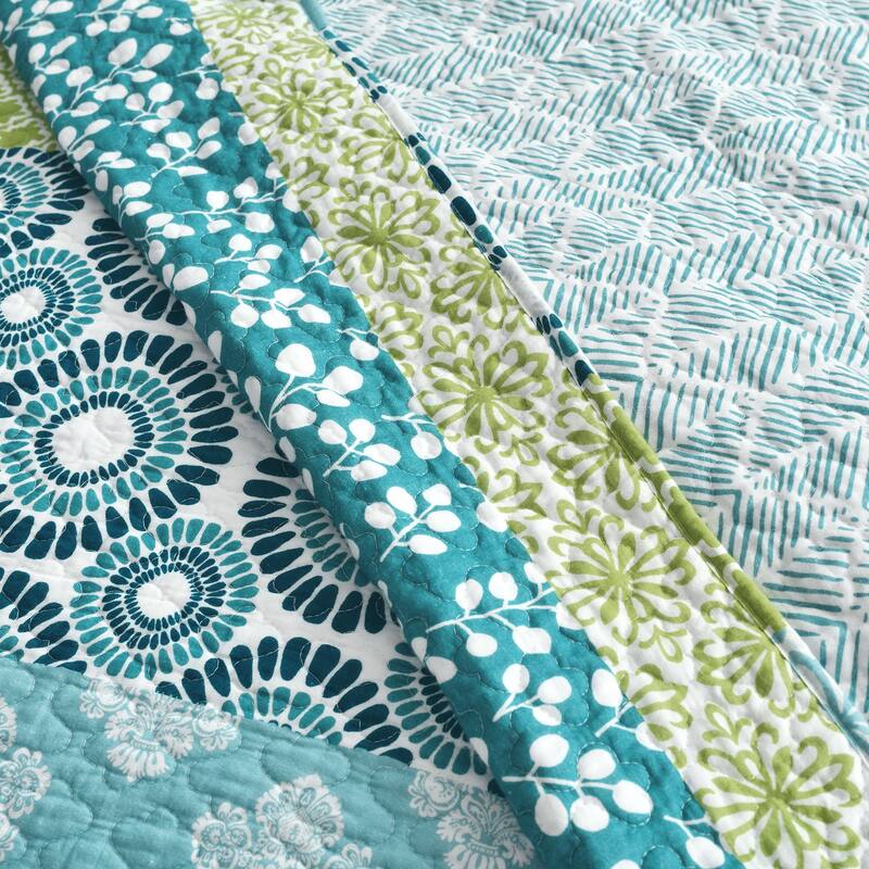 The Curated Nomad La Boheme 3-piece Striped Patterned Quilt Set