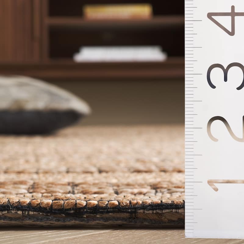 SAFAVIEH Hand-Woven Natural Fiber Machelle Casual Jute Rug