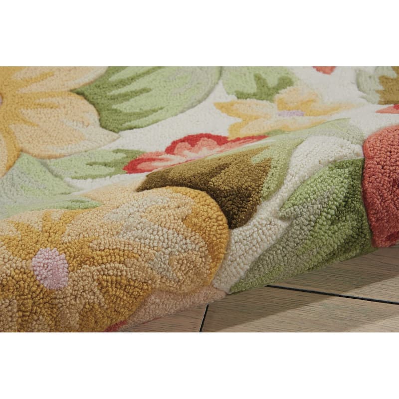 Geki Floral Traditional Stain Resistant Area Rug By HomeRoots - 66' X '42' X '0.5
