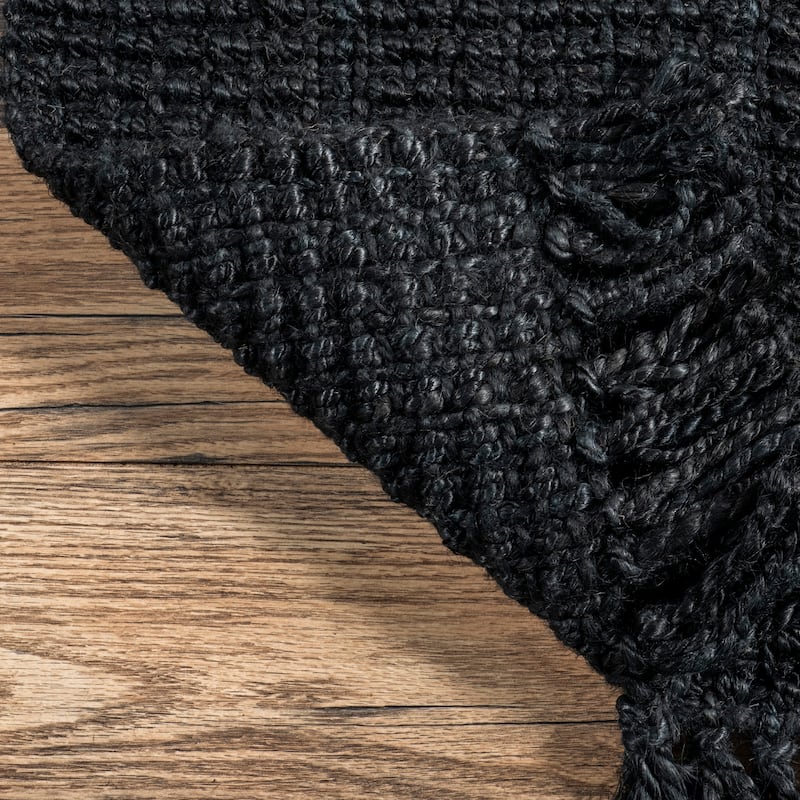 Nuloom Delilah Solid Chunky Jute Tassel Area Rug