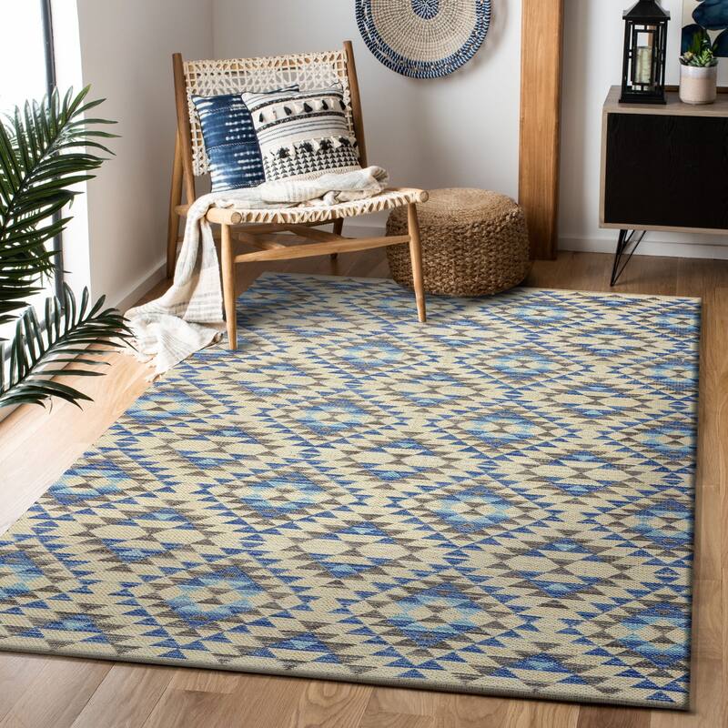 Sevita Geometric Southwestern Area Rug