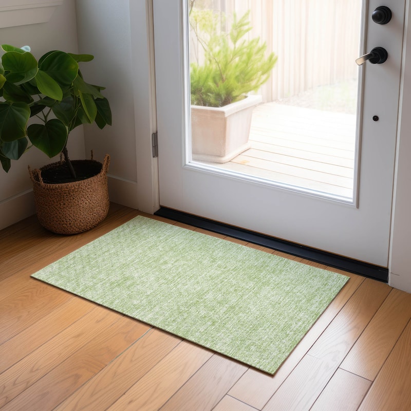 Machine Washable Indoor/ Outdoor Chantille Traditional Floral Rug - Aloe - 1'8" x 2'6"