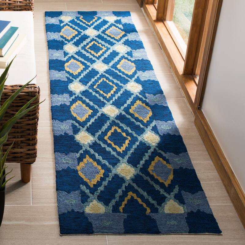 SAFAVIEH Handmade Four Seasons Malwine Floral Rug