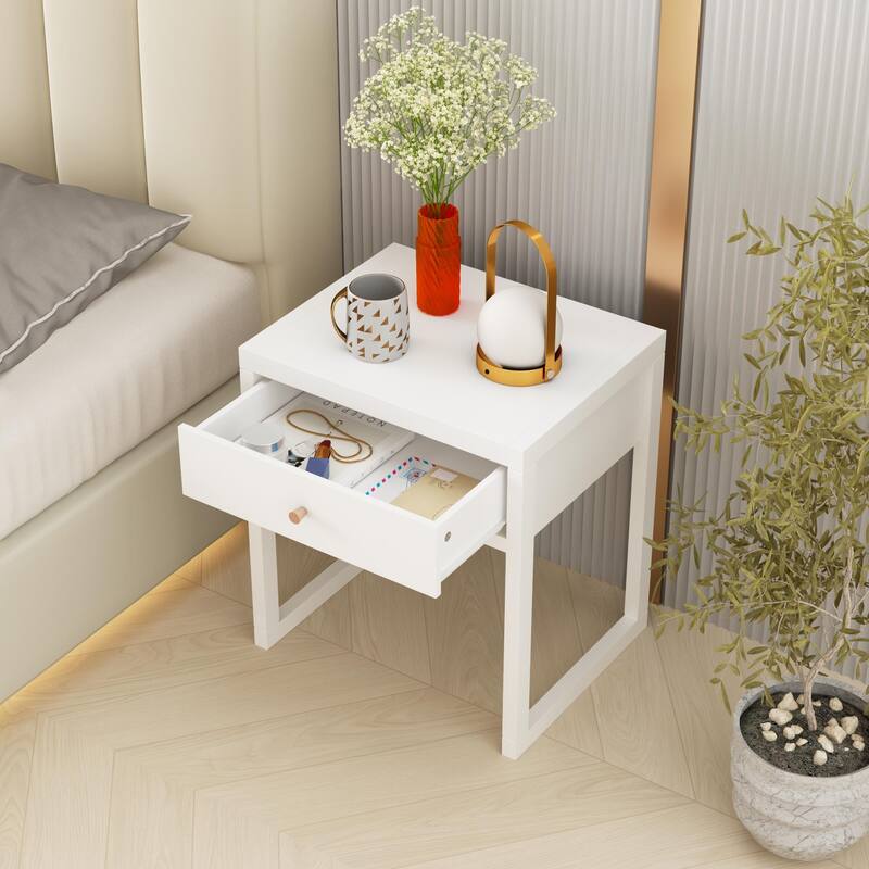 Sleek White Nightstand‌ – Minimalist Bedside Table with Wooden Pull Drawer, Space-Saving End Table for Bedrooms & Apartments.
