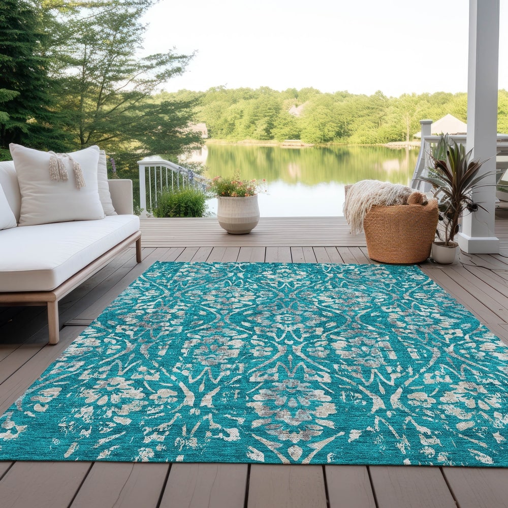 Machine Washable Indoor/ Outdoor Chantille Traditional Distressed Rug