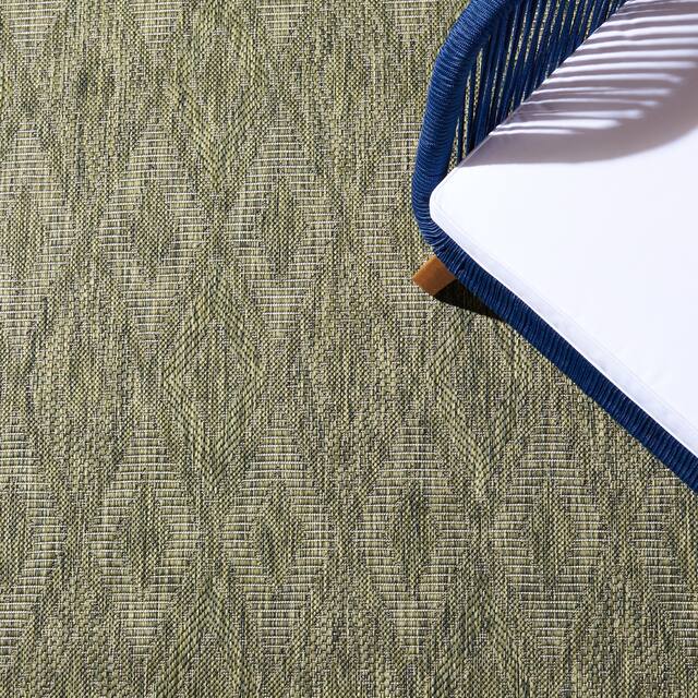 SAFAVIEH Courtyard Marolyn Indoor/ Outdoor Waterproof Patio Backyard Rug